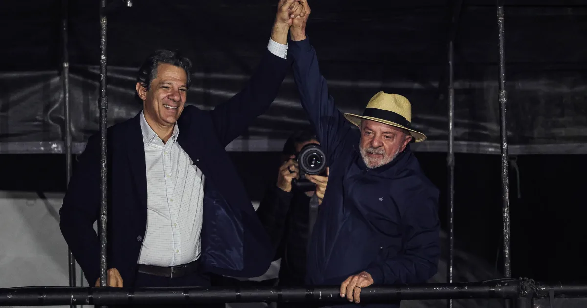 Lula diz que eleição presidencial definirá entre democracia e barbárie