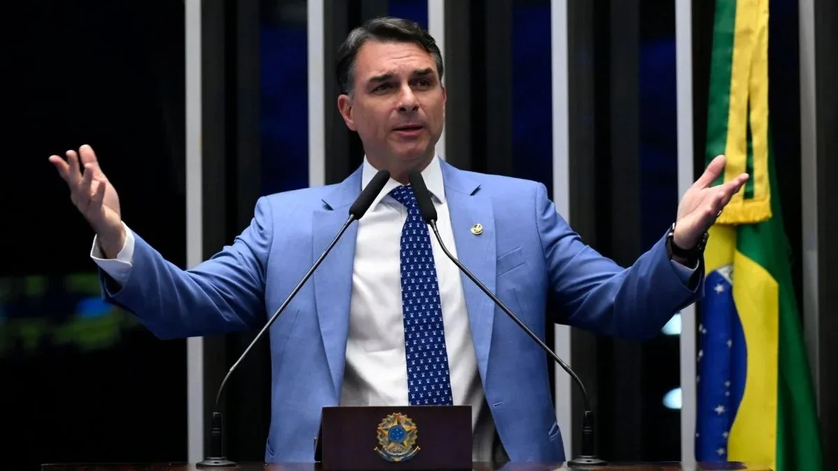 Flávio acusa Moraes de usar gabinete para perseguir adversários políticos