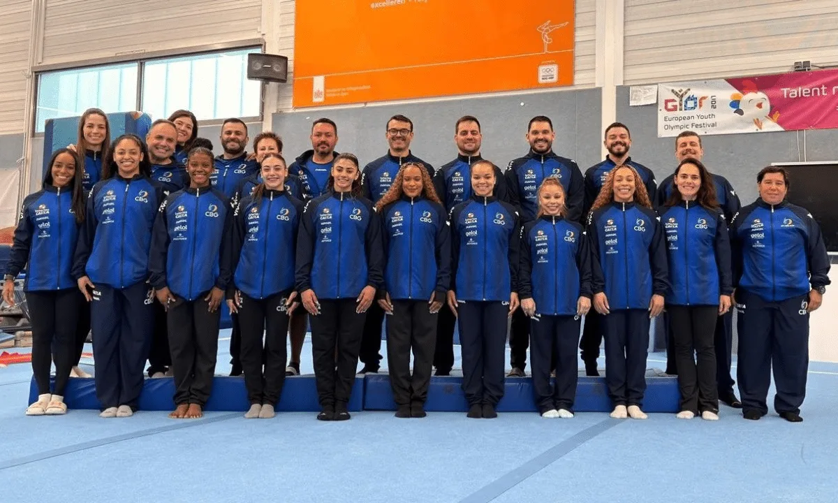 Ginástica brasileira viaja para Roterdã após período de aclimatação