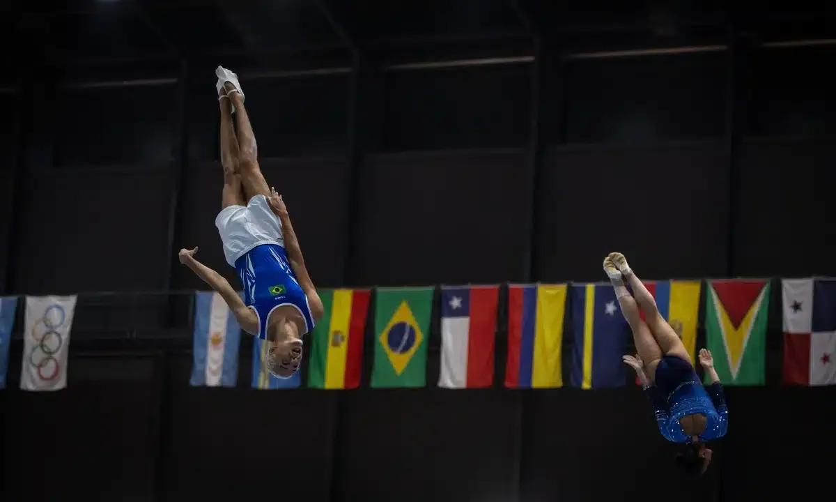 Brasil conquista ouro inédito no sincronizado misto em Santa Fé-2026