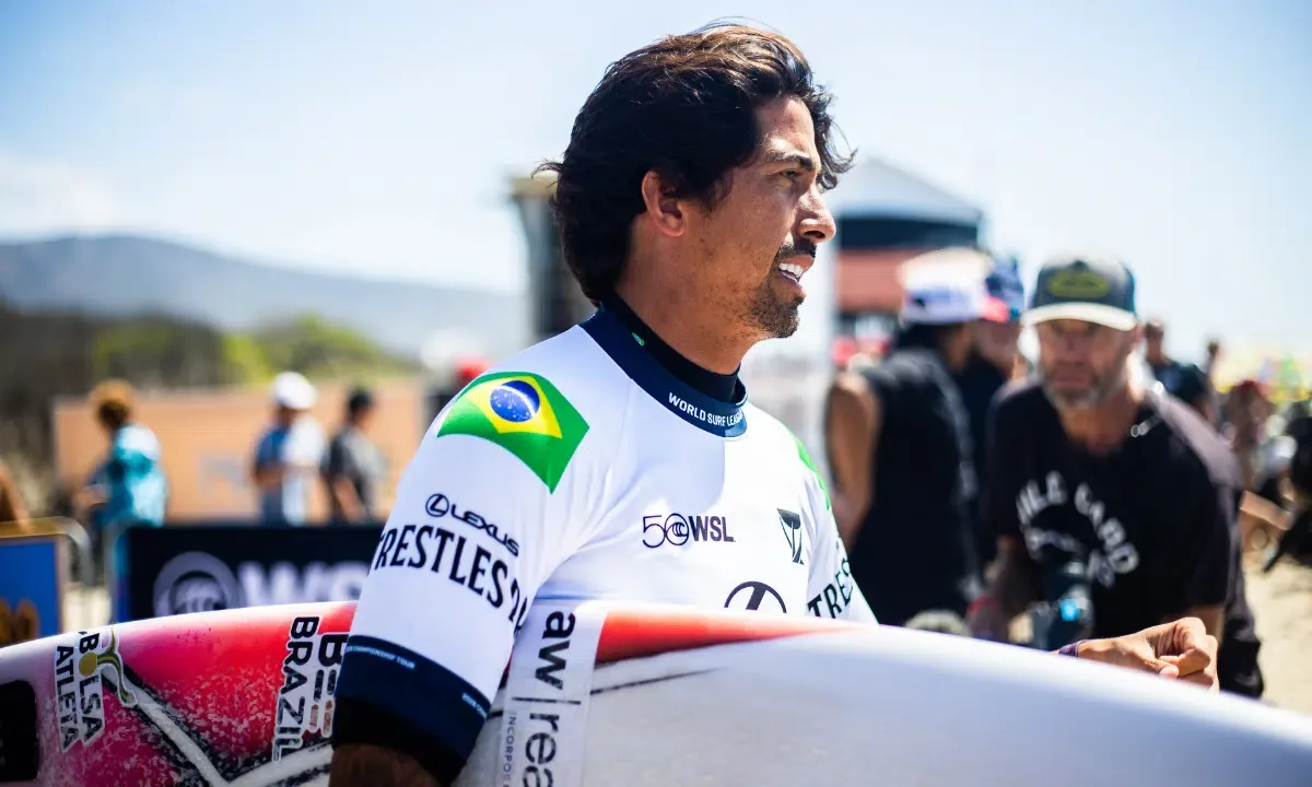 Miguel Pupo vence Kanoa Igarashi e leva etapa de Trestles da WSL