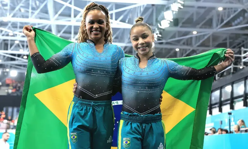 Flávia Saraiva vence trave e Rebeca Andrade fica com a prata na Hungria