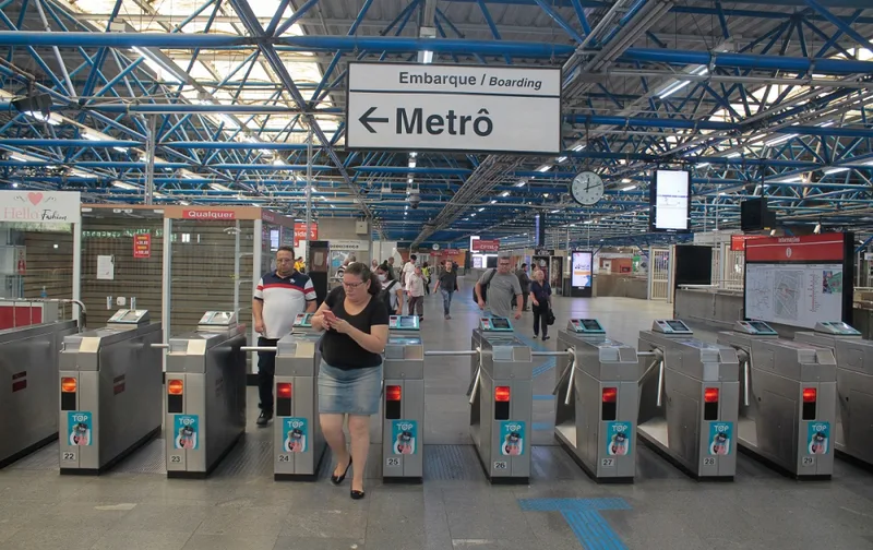 Metrô mantém viagens de madrugada nos fins de semana até janeiro de 2027