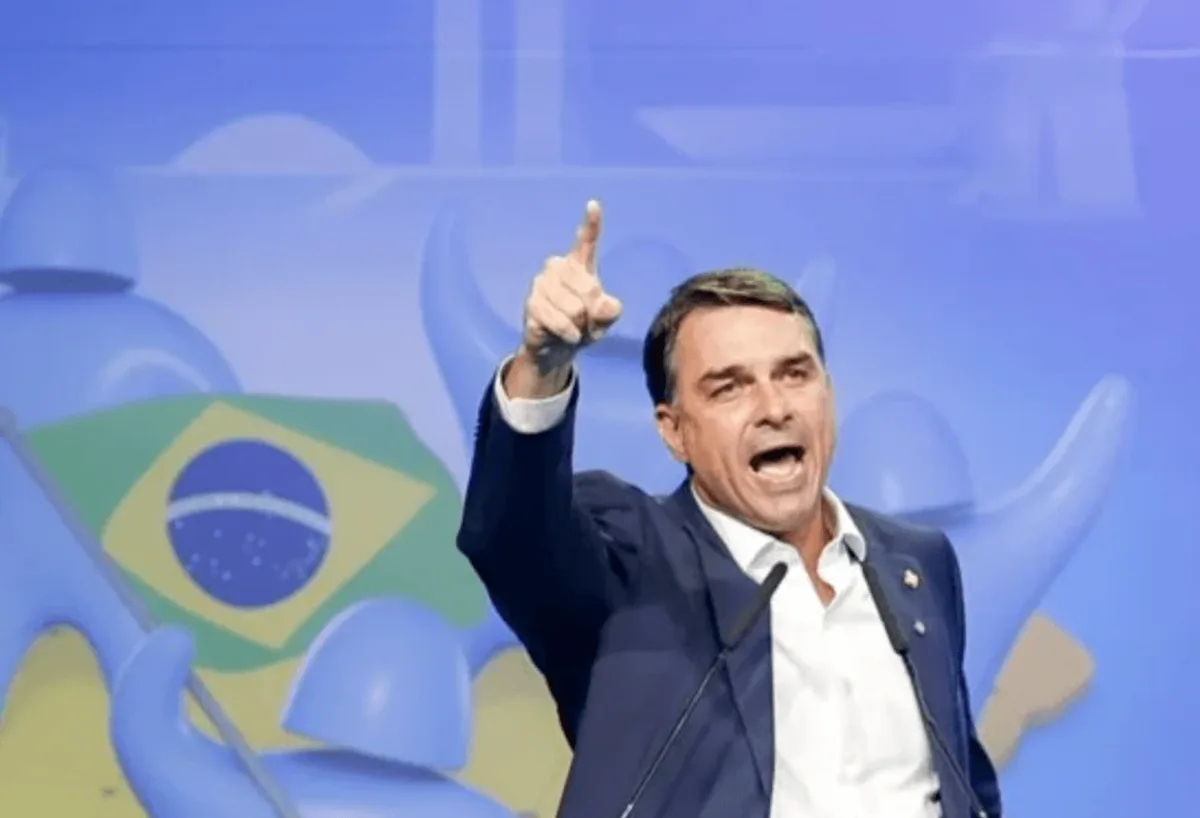 Flávio Bolsonaro promete cortar impostos e juros para reduzir preços