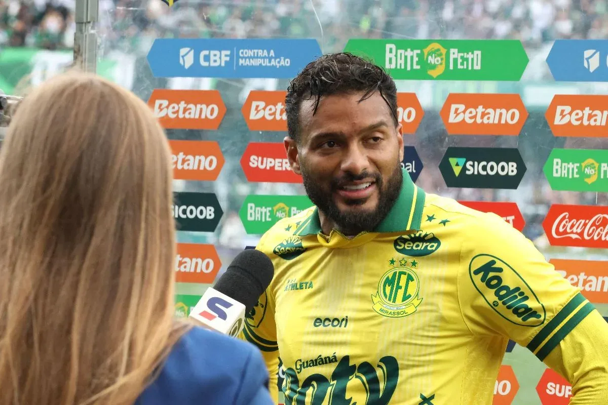 Reinaldo pede padrão nas decisões da arbitragem após triunfo do Mirassol