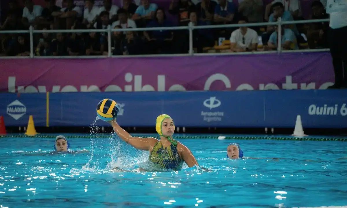 Brasil vence Argentina e Chile e chega às semifinais do polo aquático