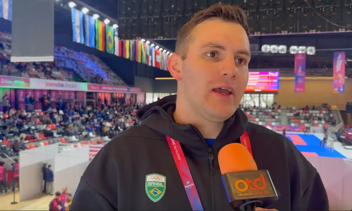 Giovani Felipin leva bronze no caratê e garante vaga no Pan de Lima