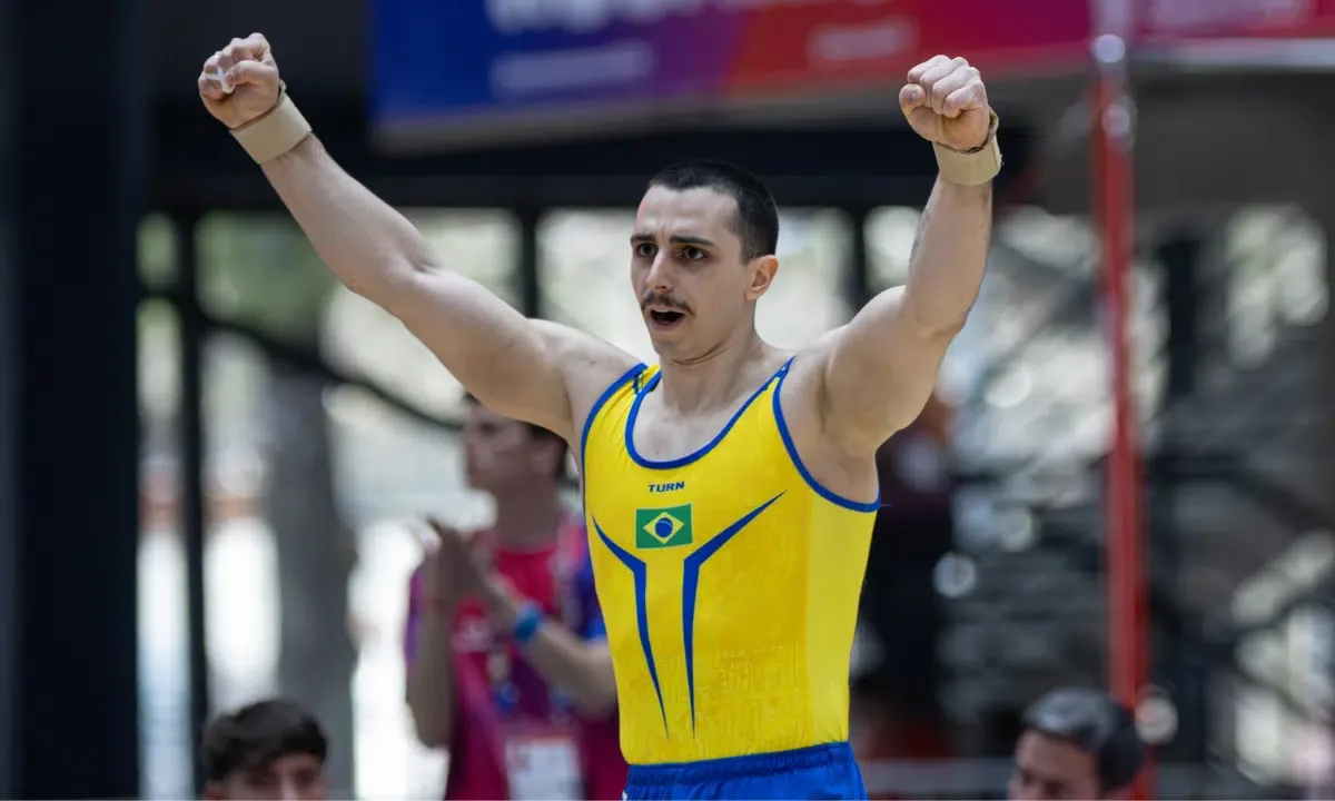 Bernardo Actos volta à seleção com prata no solo e ouro por equipes