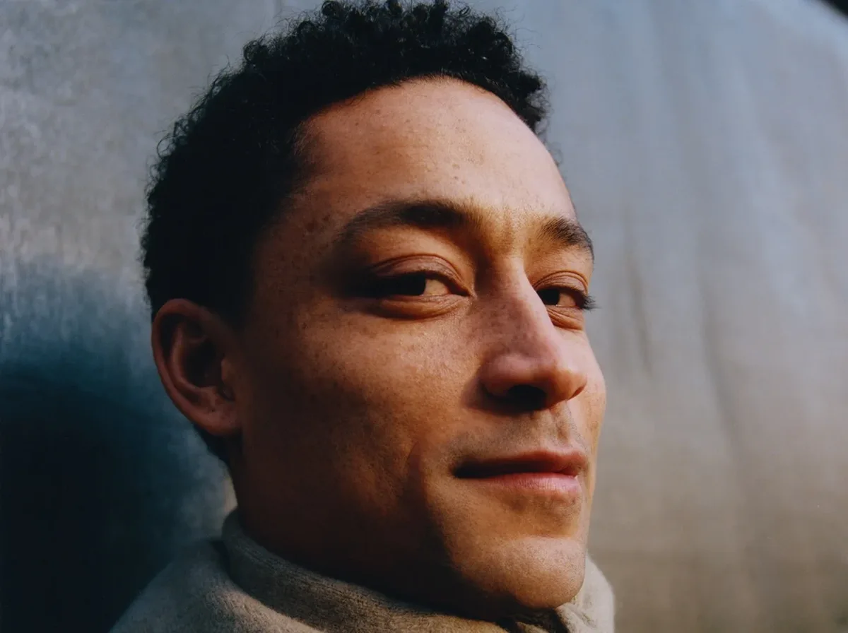 Loyle Carner traz nova fase musical a São Paulo em novembro