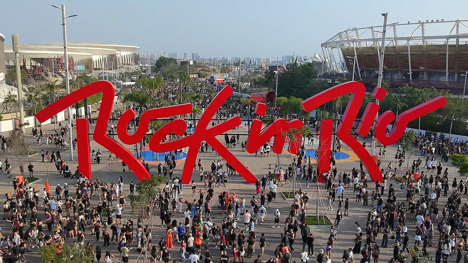 Frio faz dipirona, jaqueta jeans e boné liderarem vendas no Rock in Rio