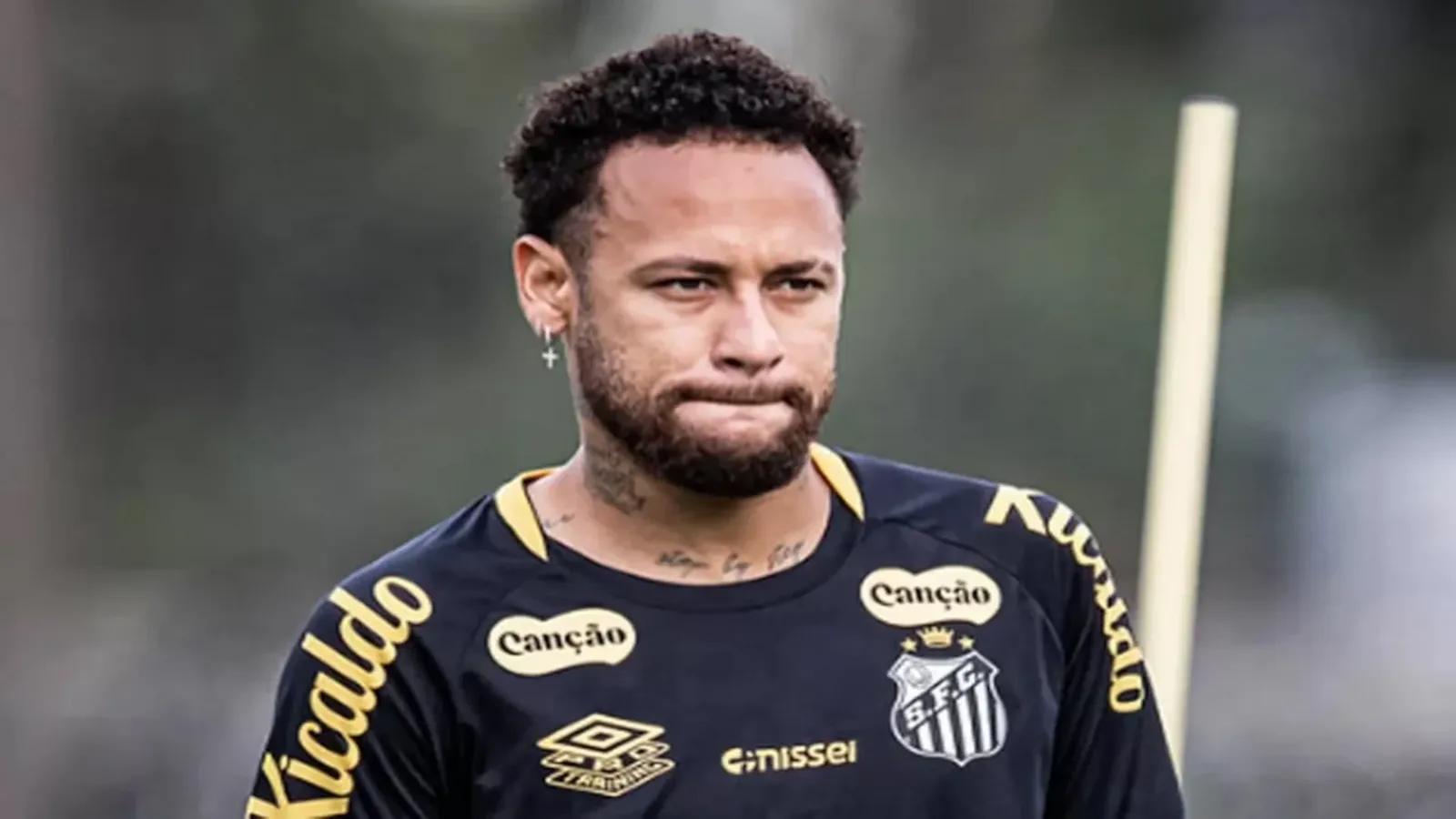 Neymar inicia transição e mira retorno contra o Flamengo