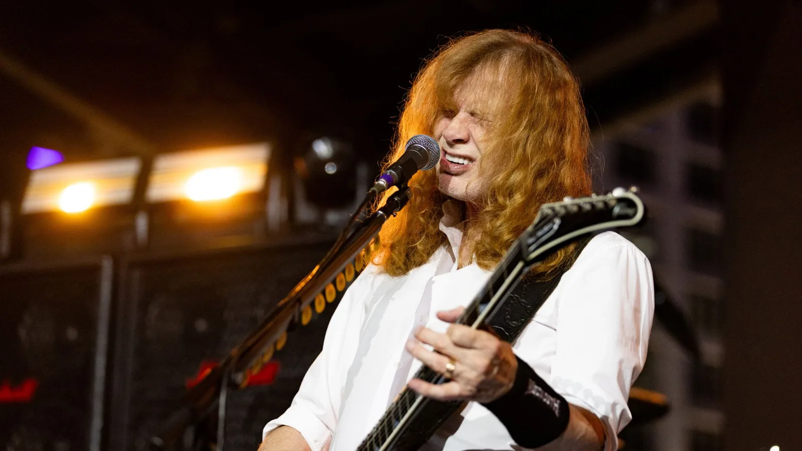 Lesão na mão pesa na decisão de Dave Mustaine de encerrar o Megadeth