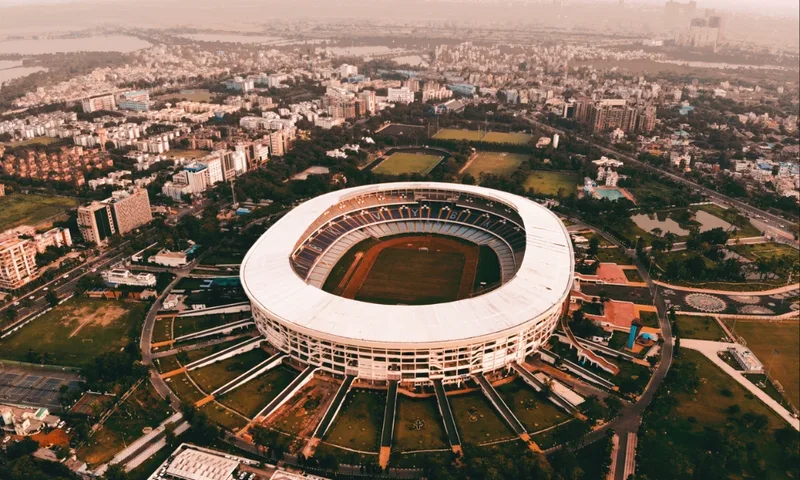 Brasil enfrenta Índia em estádio marcado por tumulto após homenagem a Messi