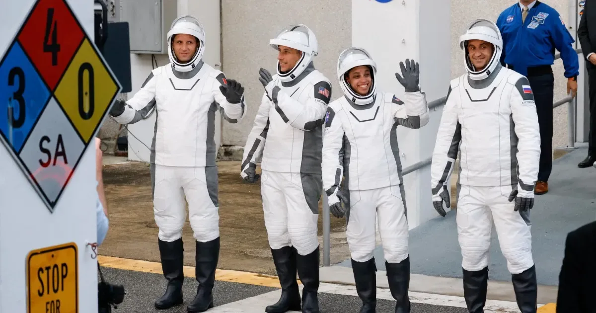 Crew-13 leva quatro astronautas para a estação espacial