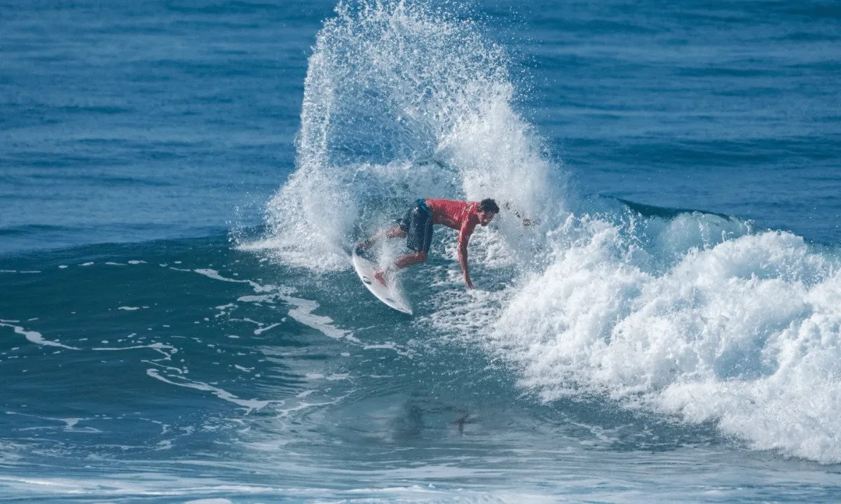 Brasil avança com quatro surfistas no Mundial Júnior em El Salvador