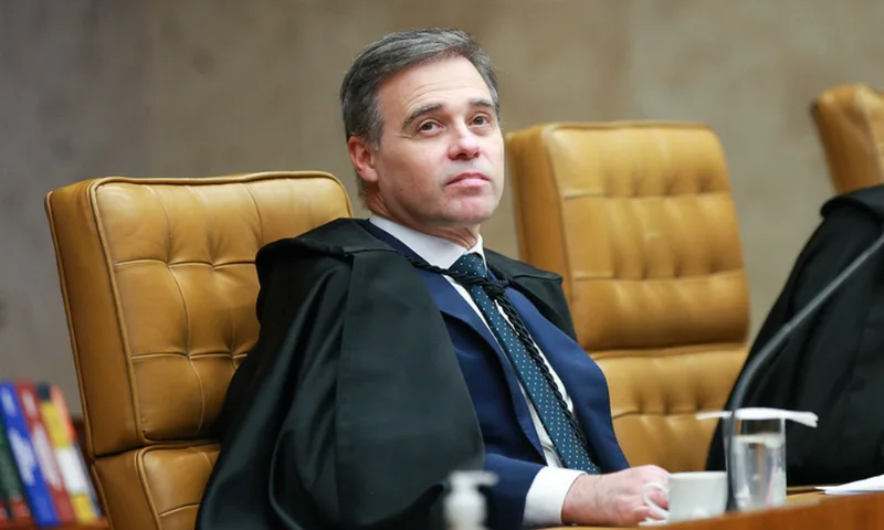 Mendonça abre sigilo de 18 processos ligados ao caso Banco Master