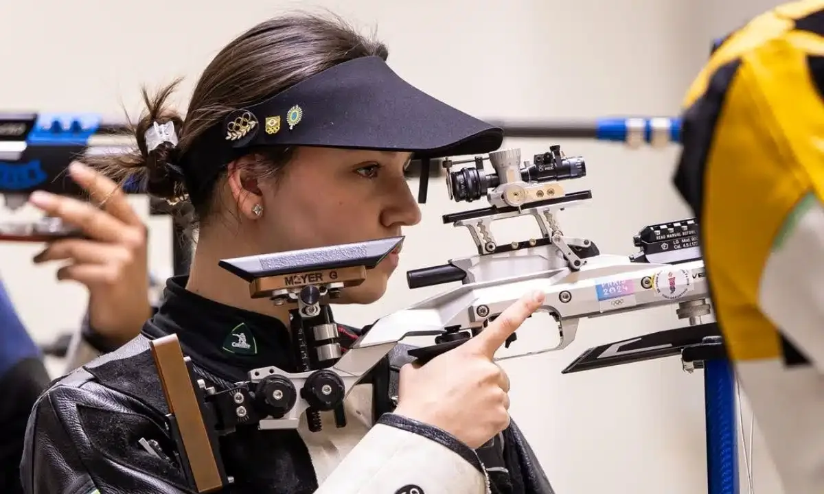 Geovana Meyer fica com a prata no Rifle de Ar 10m em Santa Fé