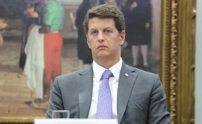 Ricardo Salles abandona disputa ao Senado e apoia Derrite e André do Prado
