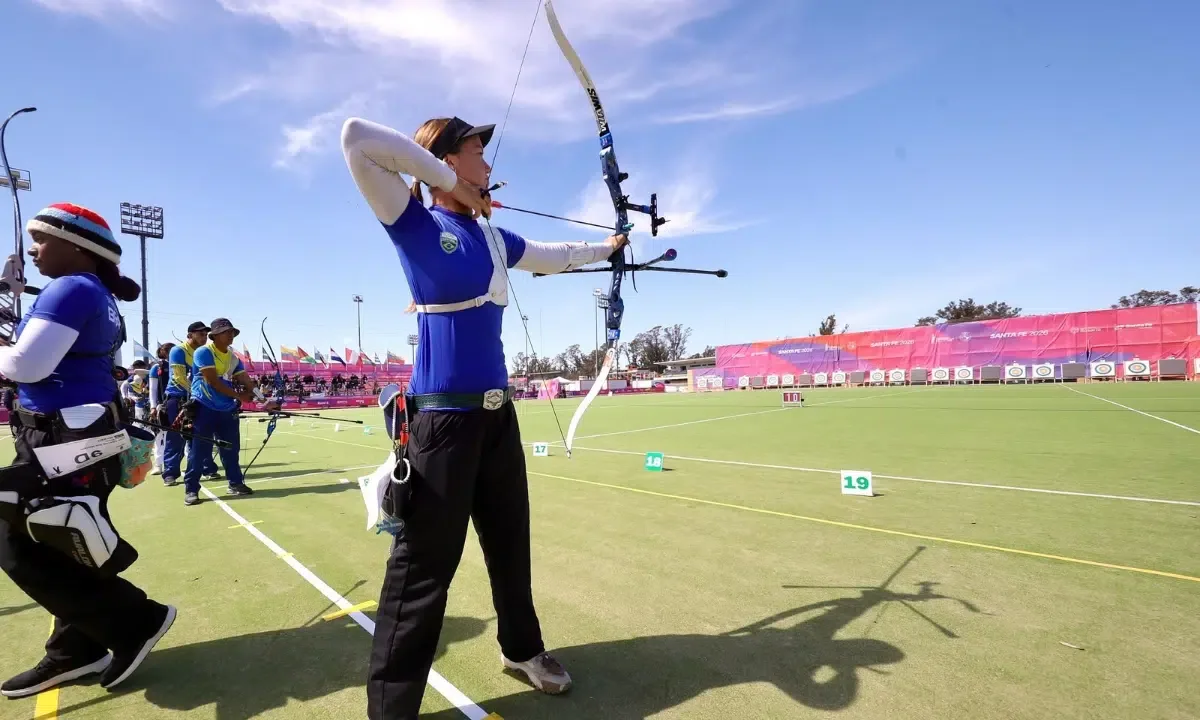 Ana Luiza Caetano acerta três 10 e dá ouro ao Brasil no recurvo