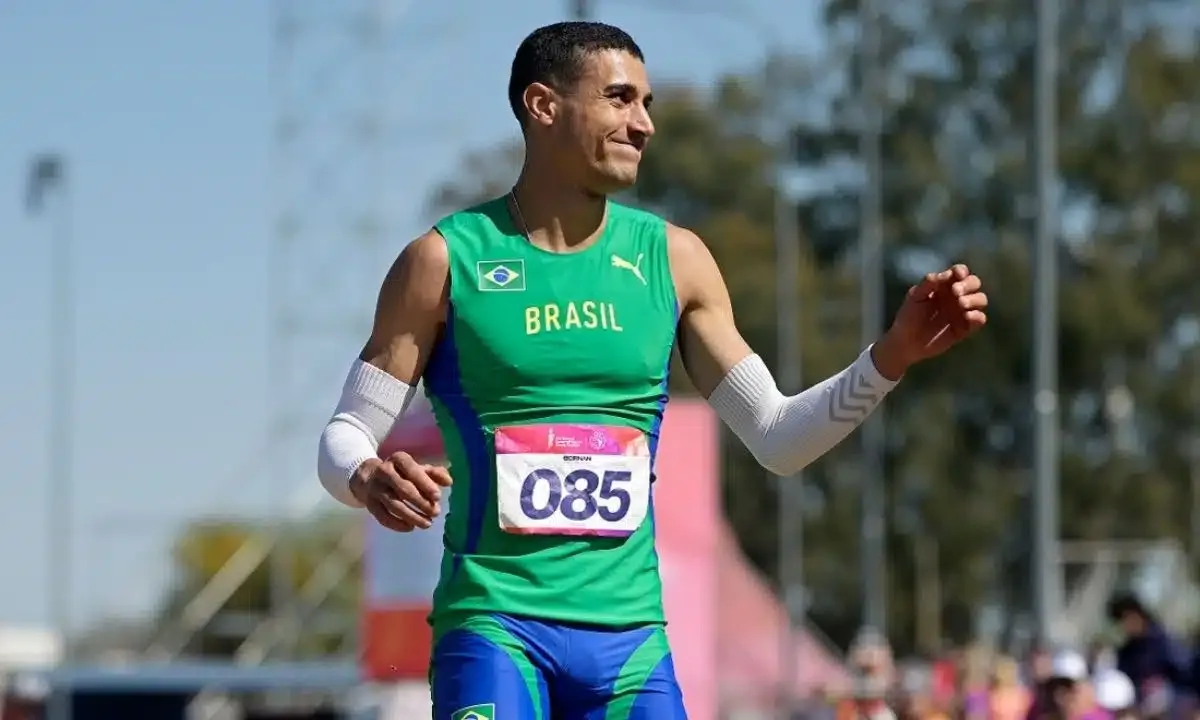 Elton Júnior leva ouro e bate recorde no salto triplo em Santa Fé