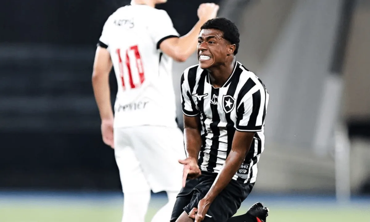 Botafogo supera reação do Vasco e vence clássico no Brasileiro Sub-17