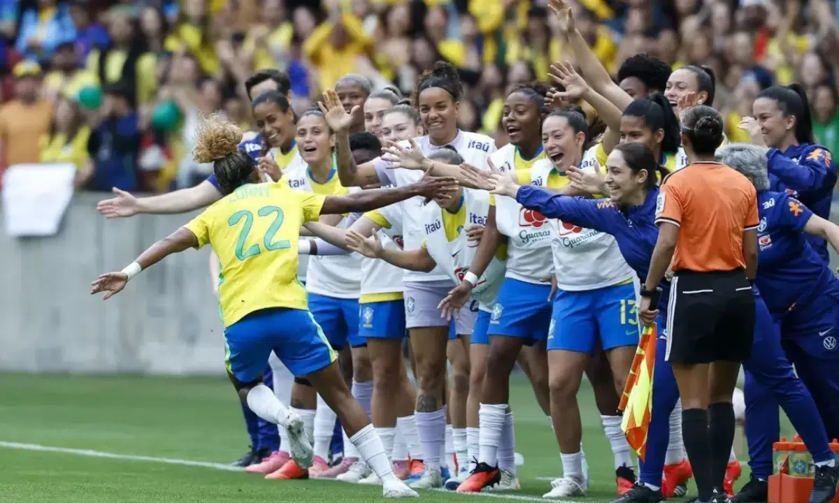 Brasil x Argentina e duas finais movimentam a agenda esportiva