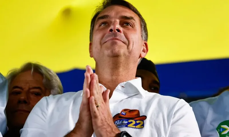 União Brasil e PP anunciam apoio a Flávio Bolsonaro no segundo turno